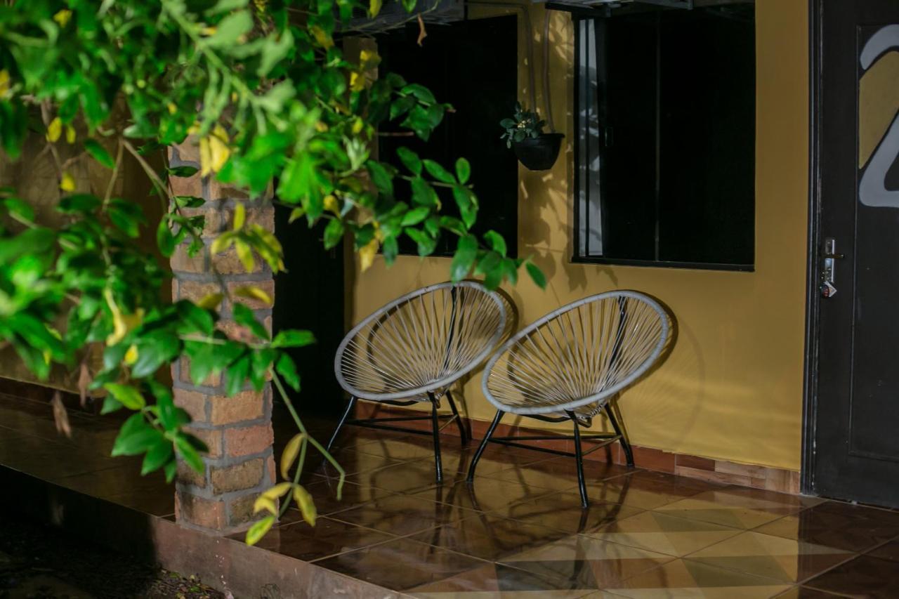 Casa Alamanda - Posada Urbana Ciudad del Este Ngoại thất bức ảnh